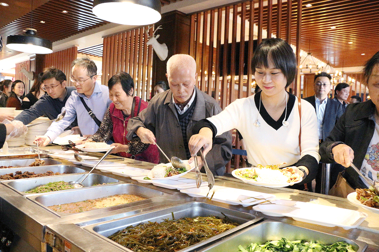 寻味光外 | 严守食品安全，为健康成长护航——家校交流之“光外寻味记”